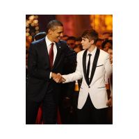 Obama-Bieber-ChristmasInWashington121111_200345.jpg
